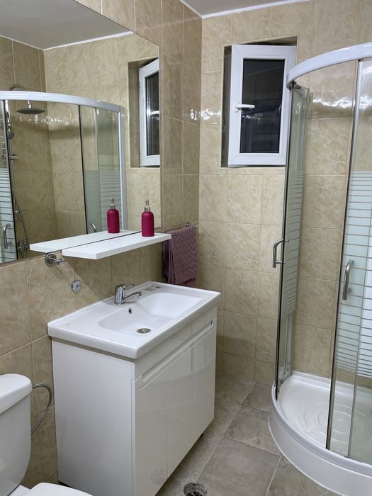 Inchiriez  apartament central,  in regim hotelier