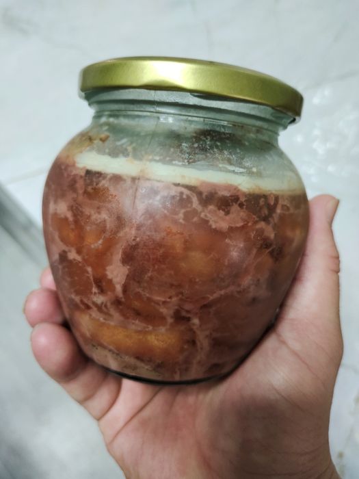 Тушёнка 0.5 
Говяжий домашний 
Стоимость:3200тг
Наличии:40
На фото не