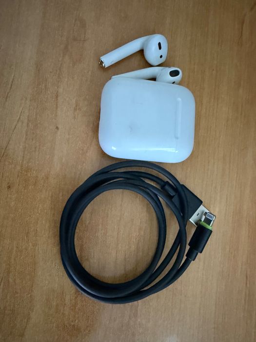 iPhone SE Red 3rd Gen + AirPods 2