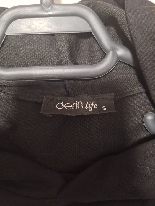 Bluză neagră cu glugă