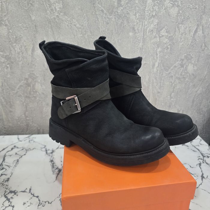 Одежда и обувь на все времена года .