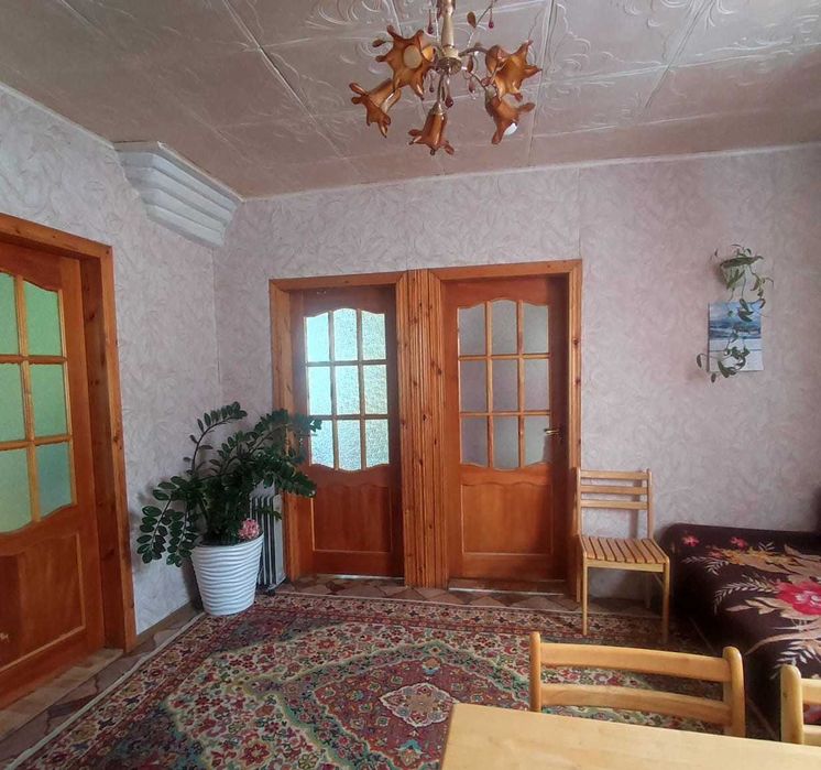 Продаю 3х комн. дом с огородом, гаражом на пер. 4 Строительном.