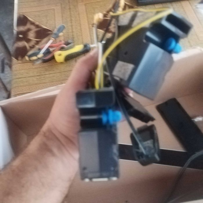 Dezmembrez Samsung UE40J5200AW