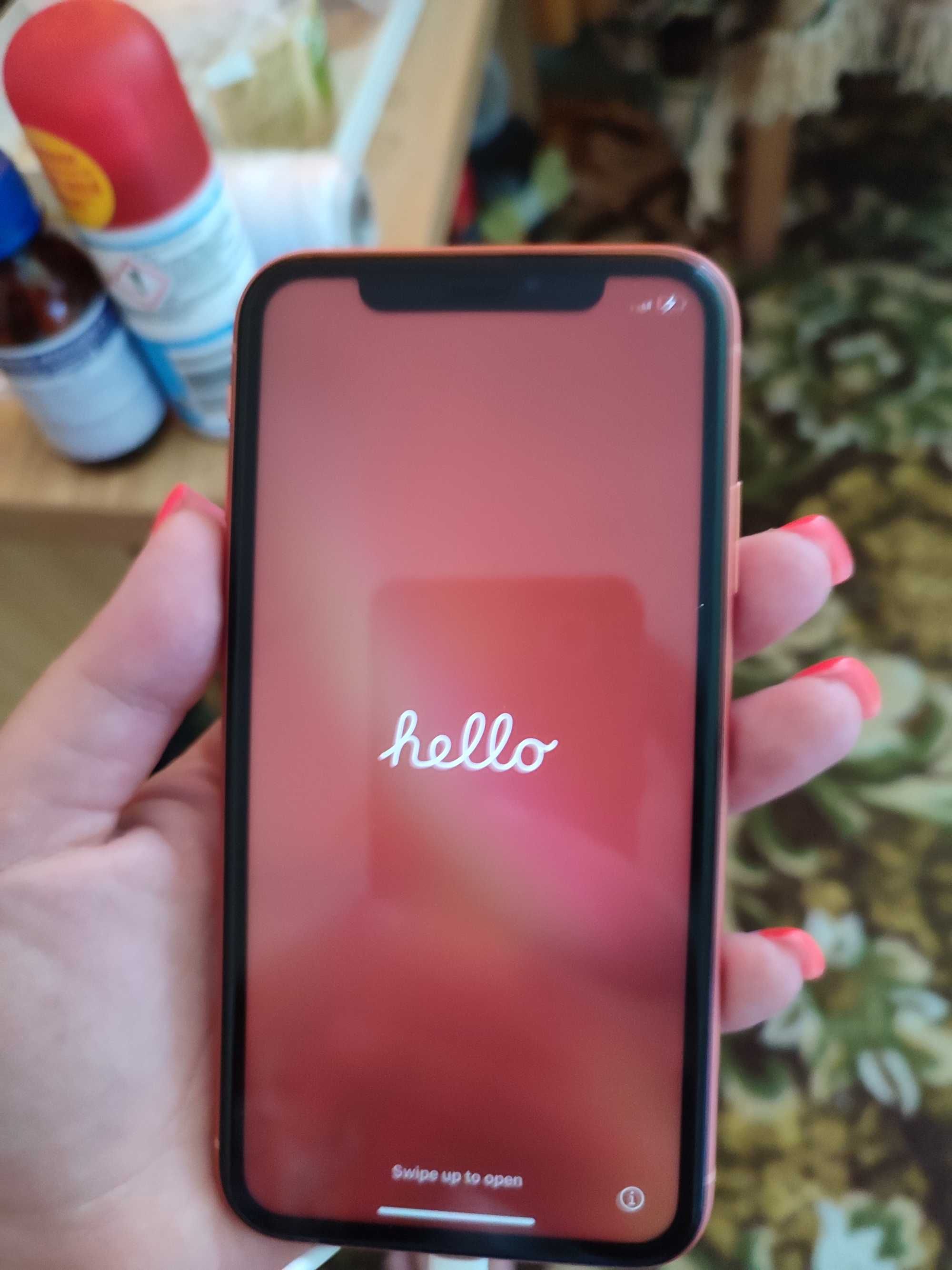 Продавам iPhone X 128 Gb коралов