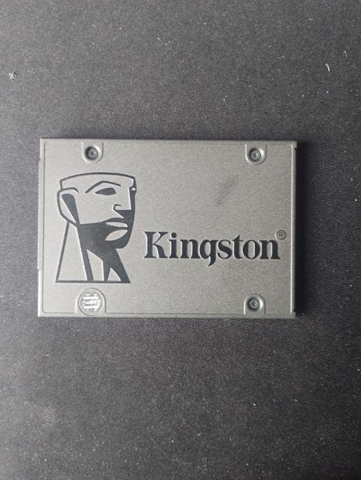 Vând ssd Kingston 240 Gb