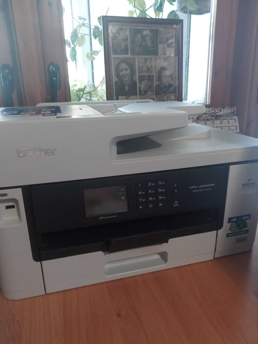 Продавам многофункционален принтер - brother MFC J2340DW в гаранция.