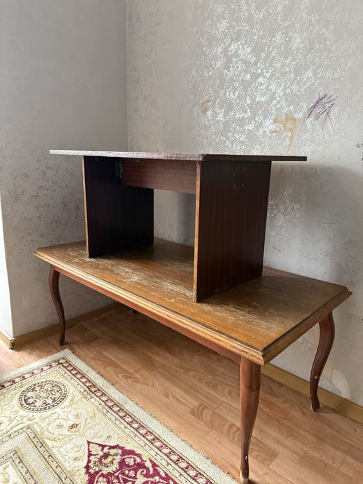 два журнальных стола