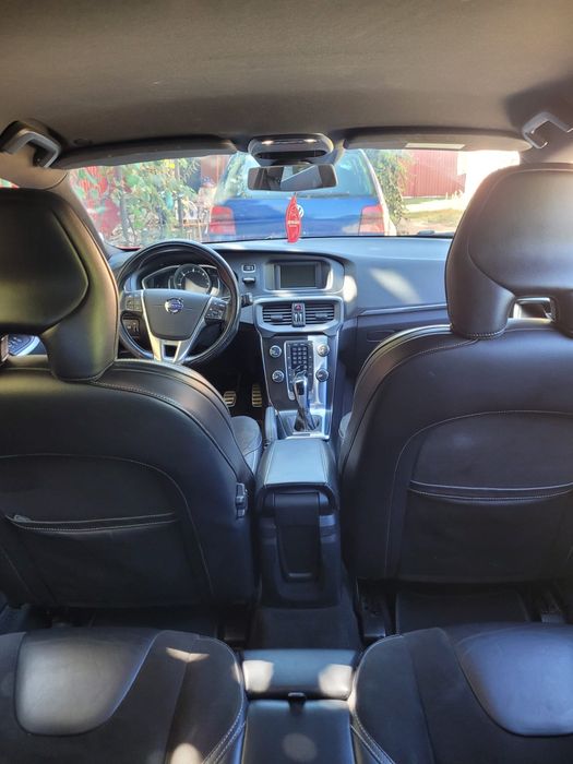 Volvo v40 D4 R Design