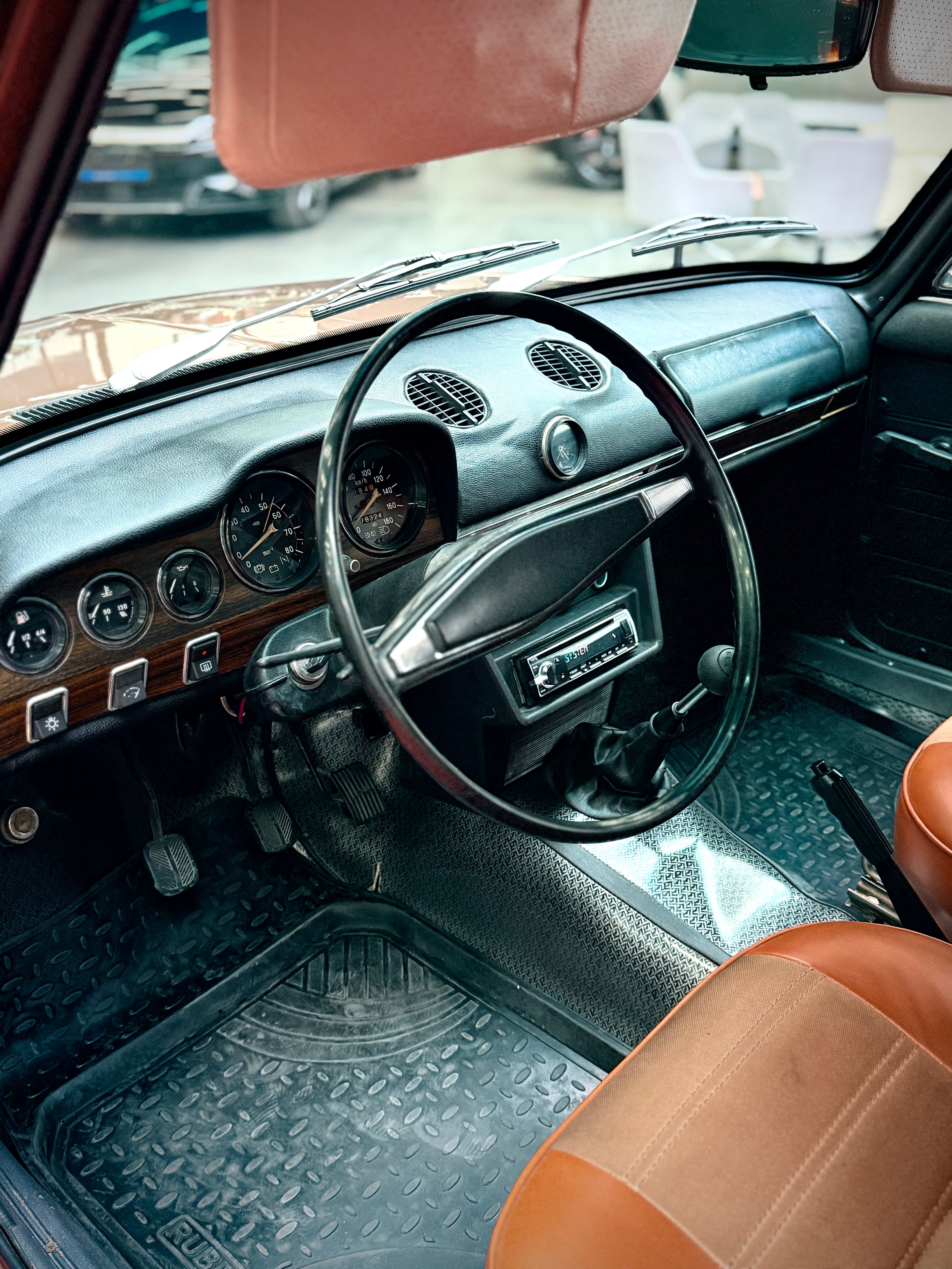 VAZ 2103  radnoy detal sotiladi