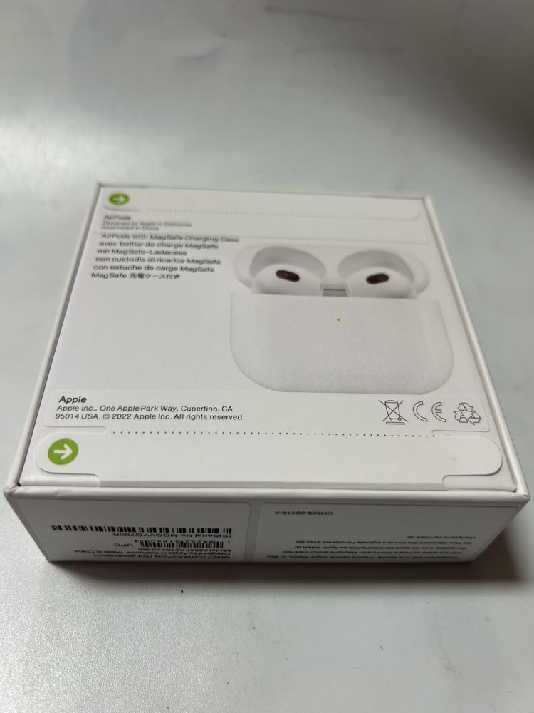 Оригинални слушалки Apple AirPods 3 (3rd generation) - чисто нови