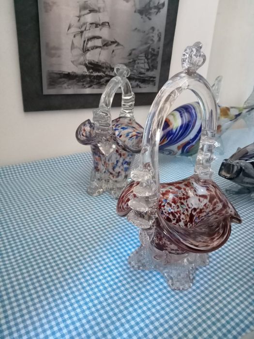 Peste din sticla, bibelouri, coșuleț, lebada,găină, perioada comunista