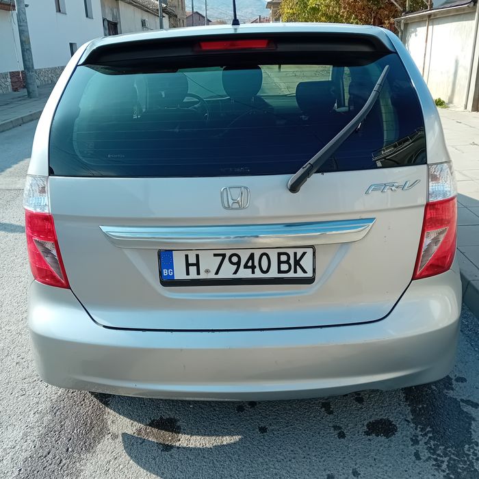 Продавам лек автомобил Honda FRV