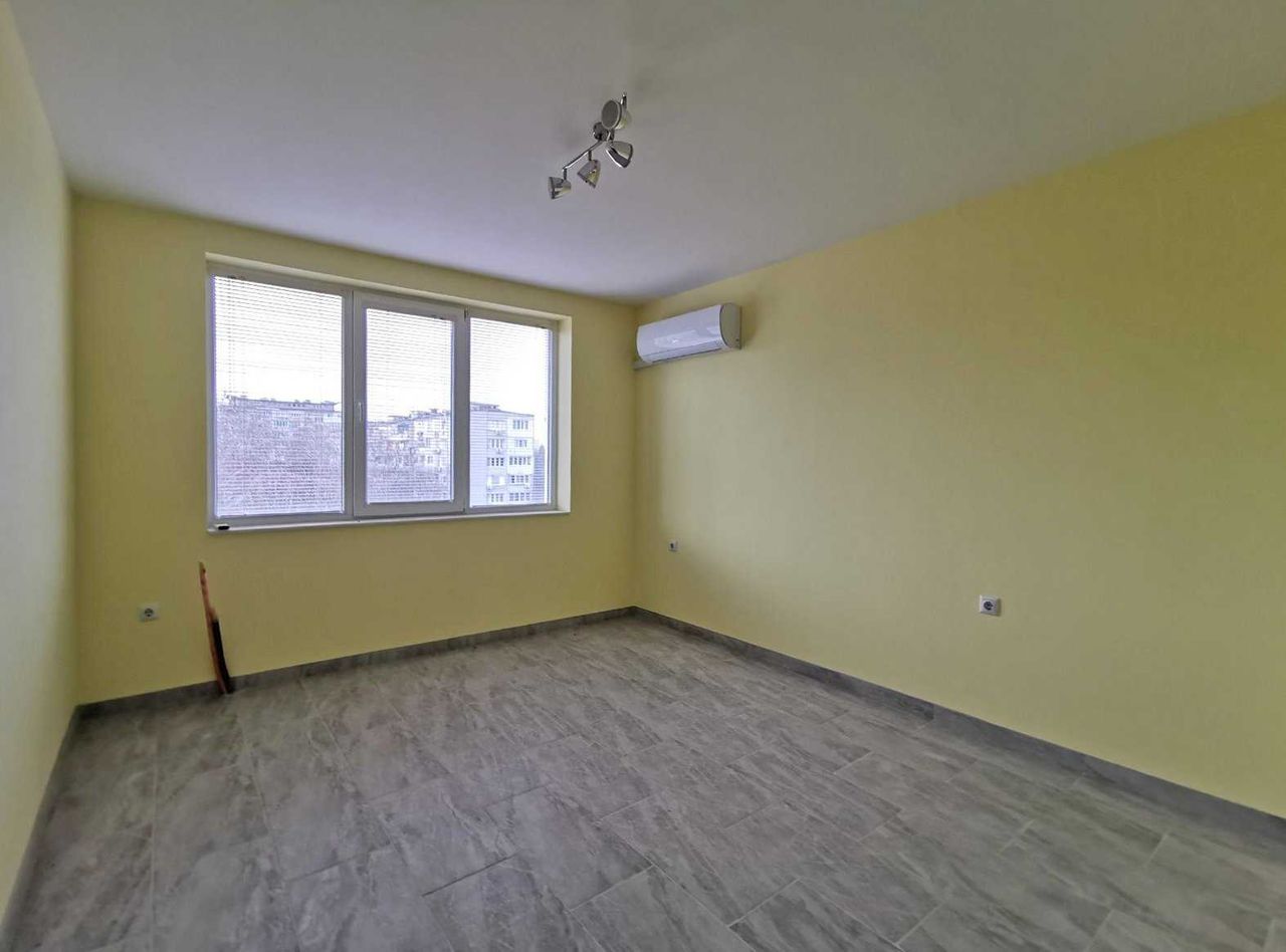 Продава се Тристаен апартамент в Русе, Алеи Възраждане - 103 кв.м за 1700 €/кв.м - Снимка #8