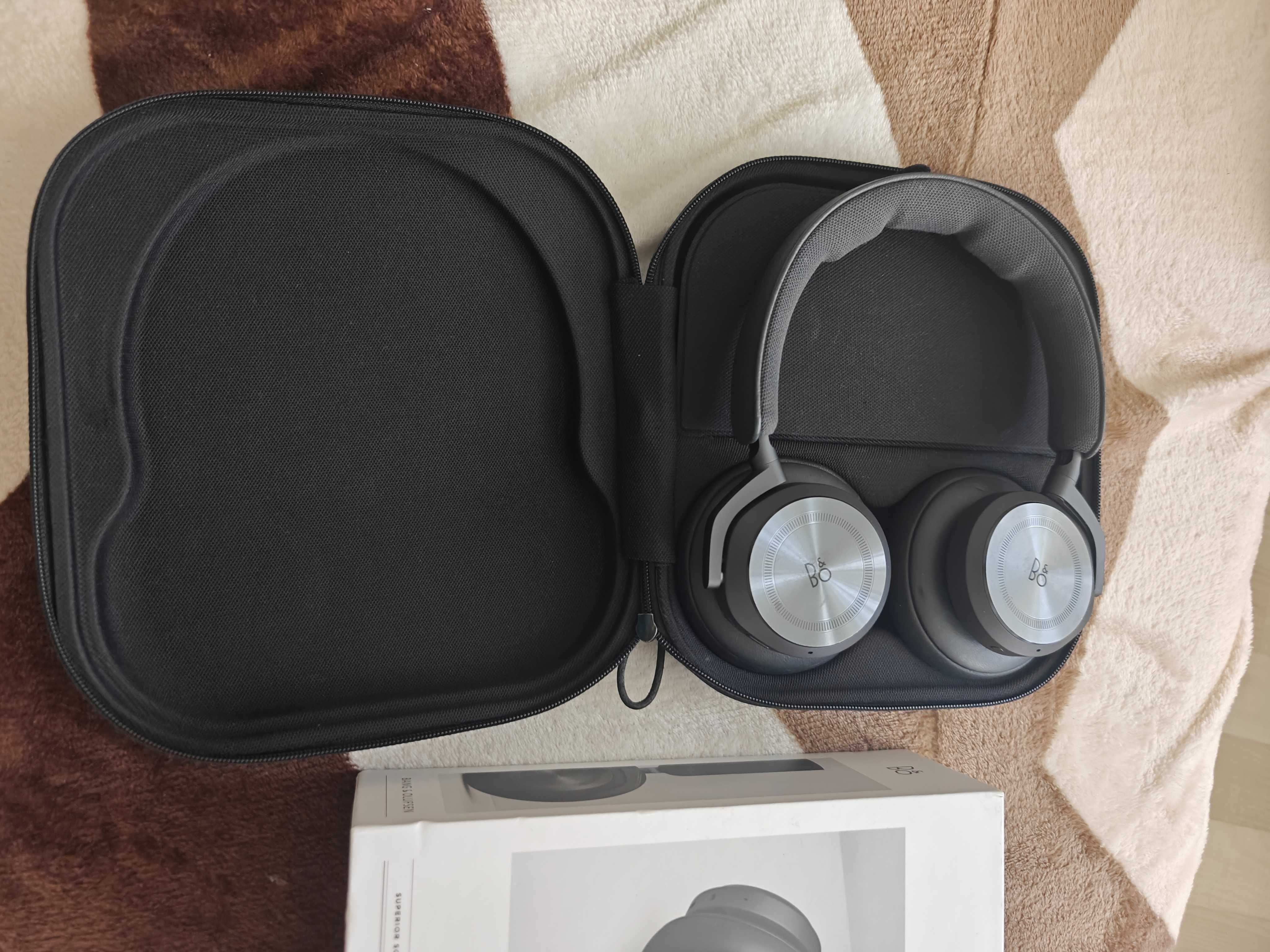 Casti Bang&Olufsen
