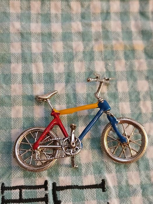 Bicicleta argint masiv 800