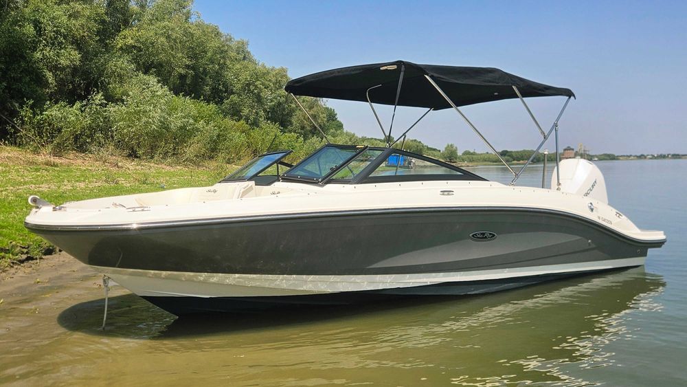 searay 210 spx ..2020..mercury 200 hp model nou ..sinrad