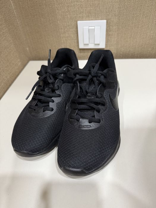 Продаются Кроссовки Nike