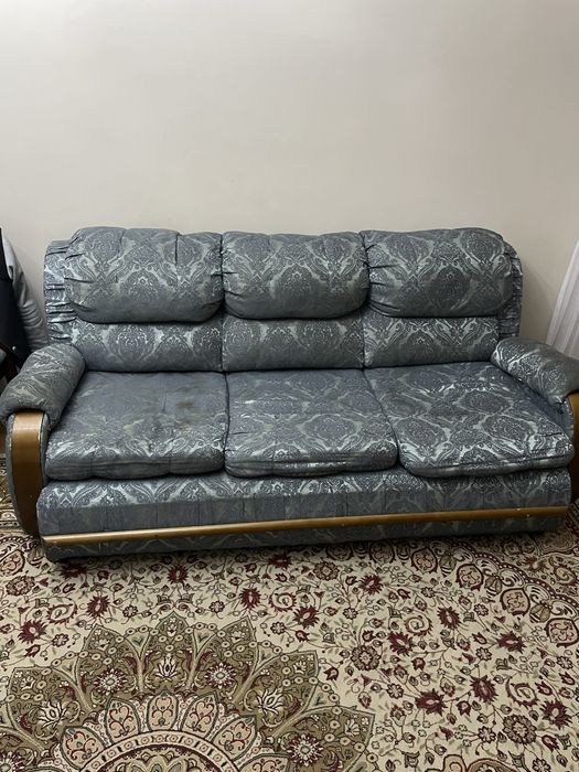 Срочно продается диван
