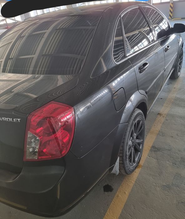 Lacetti 1.8 sotiladi