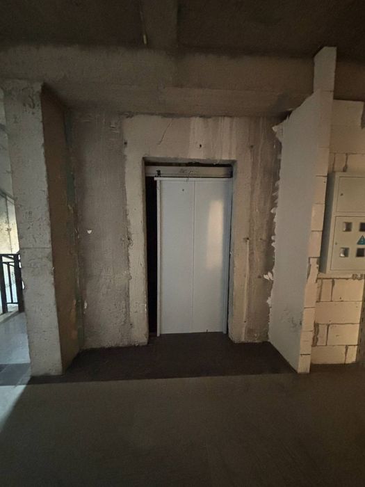 Sky avenue Sergeli 8 navastroyka uy sotiladi