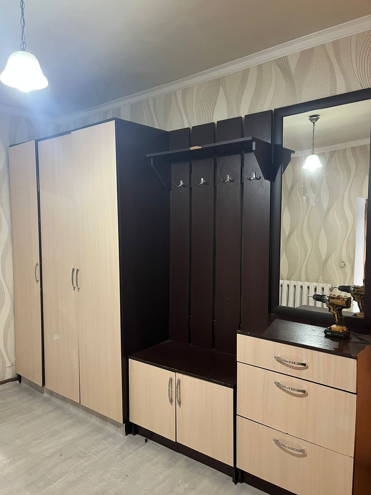 Продам прихожую зону