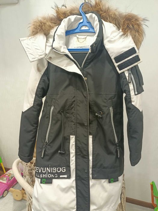 Куртка зимняя для девочки подростка б/у