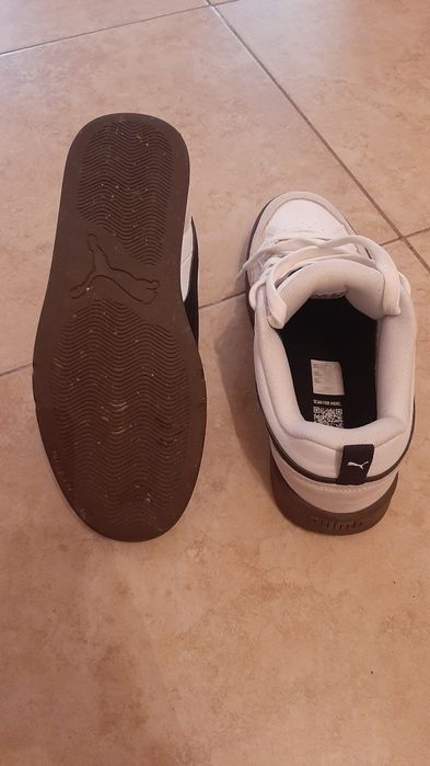 Vand sneakerși PUMA!