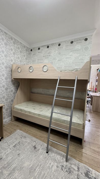 Двухъярусная кровать
