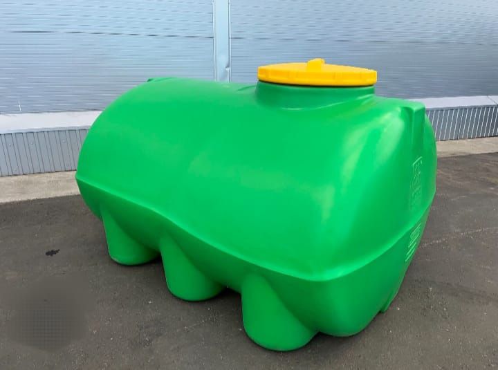 Емкость бак бочка  2000  горизонтальная  пищевая в наличии