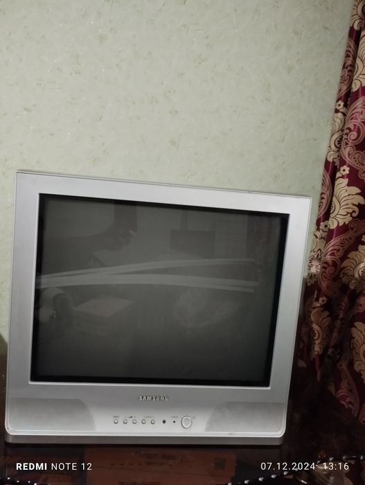 Продам телевизор Samsung