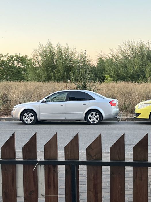 Audi A4 1.6 benzina 2004