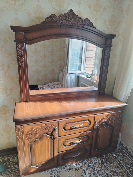 Продаётся трюмо Б/У