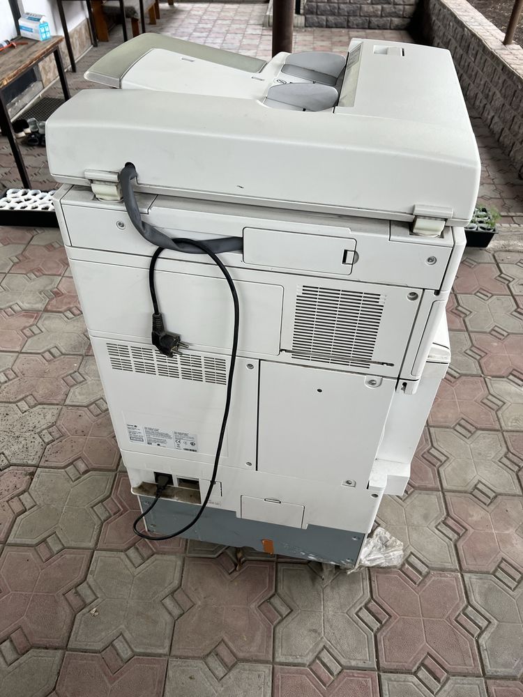 Продам МФУ XEROX 7220