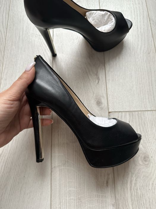 Guess / Casadei високи токчета