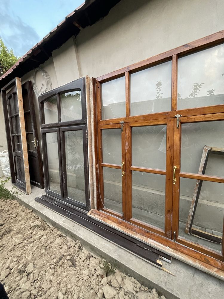 Eshik va rom sotiladi