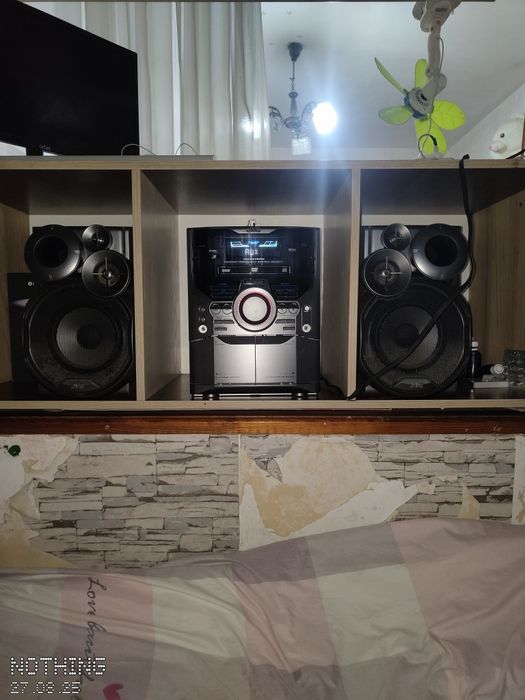 Продам музыкальный центр JVC