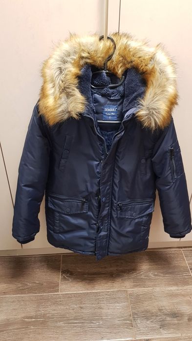 Зимно детско яке с качулка с косъм,  подходящо за 12г. Ръст-128-134