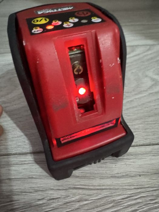 Laser Metrica linii rosii