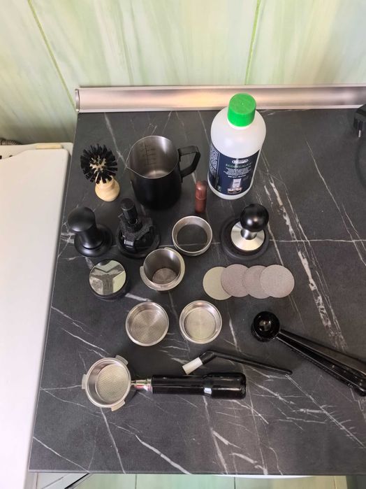 Delonghi Dedica + accesorii