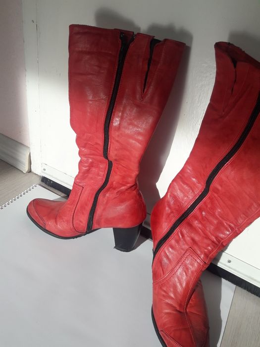 Червени ботуши естествена кожа, 36 номер, произведени в гр. Пещера