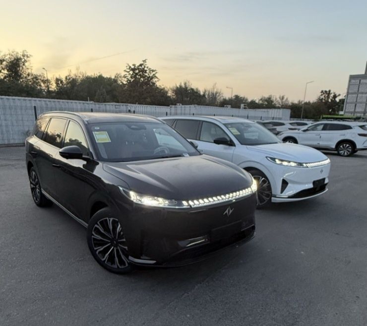 **Dongfeng 008 gibrid ultra