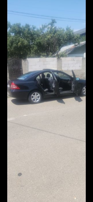 Vând Mercedes C180 Compressor