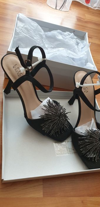 Sandale toc Dama NOI marimea 39 negre model deosebit ocazie petrecere