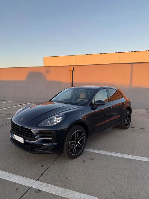 Porsche Macan Porsche Macan 2.0 Benzină • 2021 • 82.500 km  • Distronic • LED Matrix