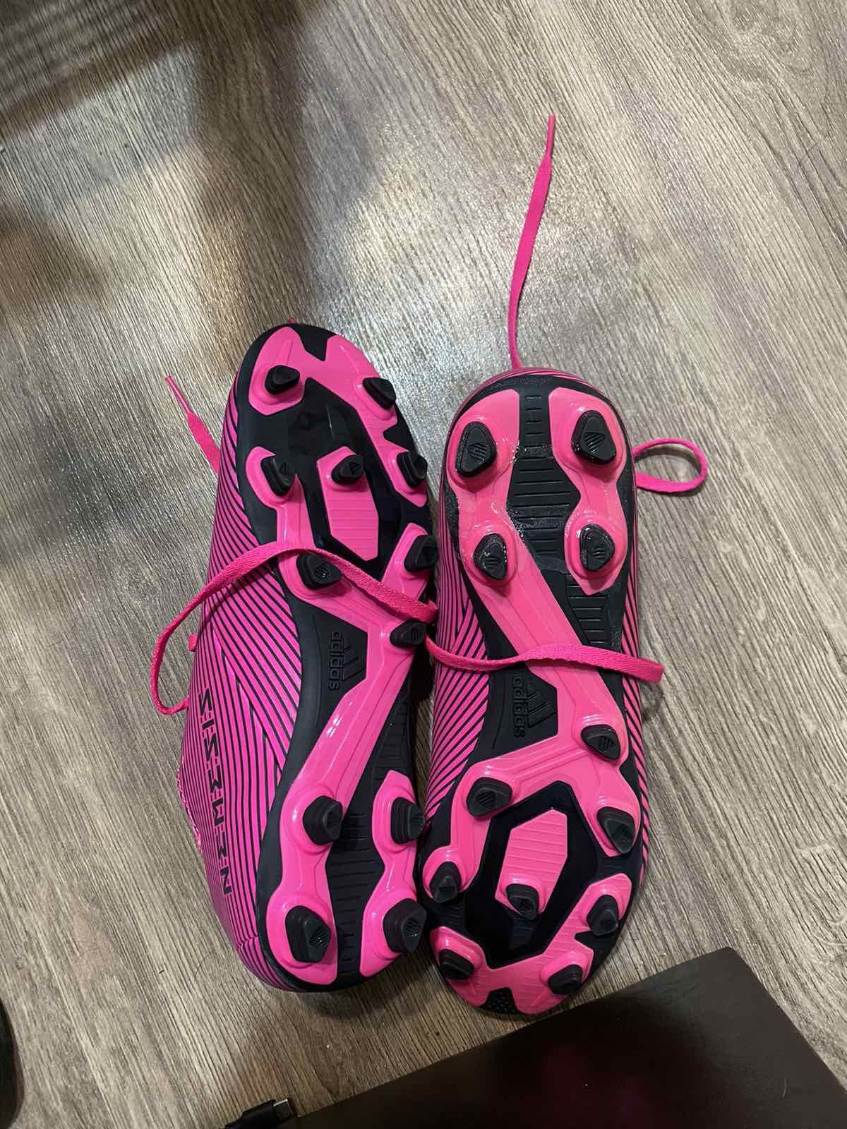 Бутонки Adidas  .