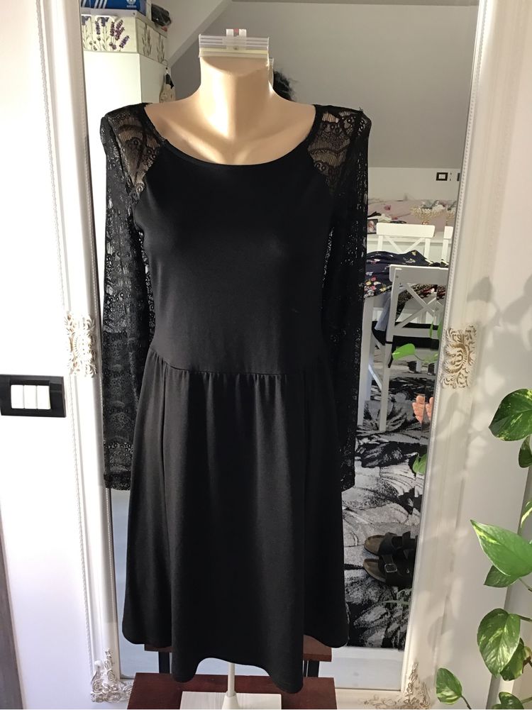 Rochie dama M impecabila cu dantela..elastica