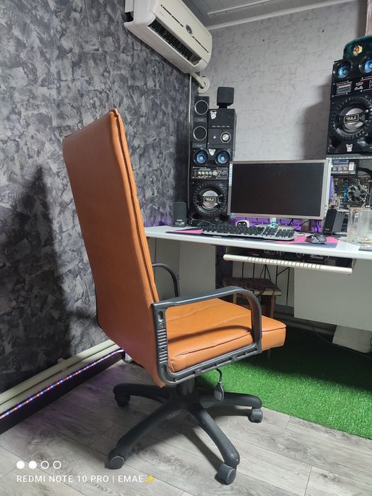 Продам компьютерное кресло