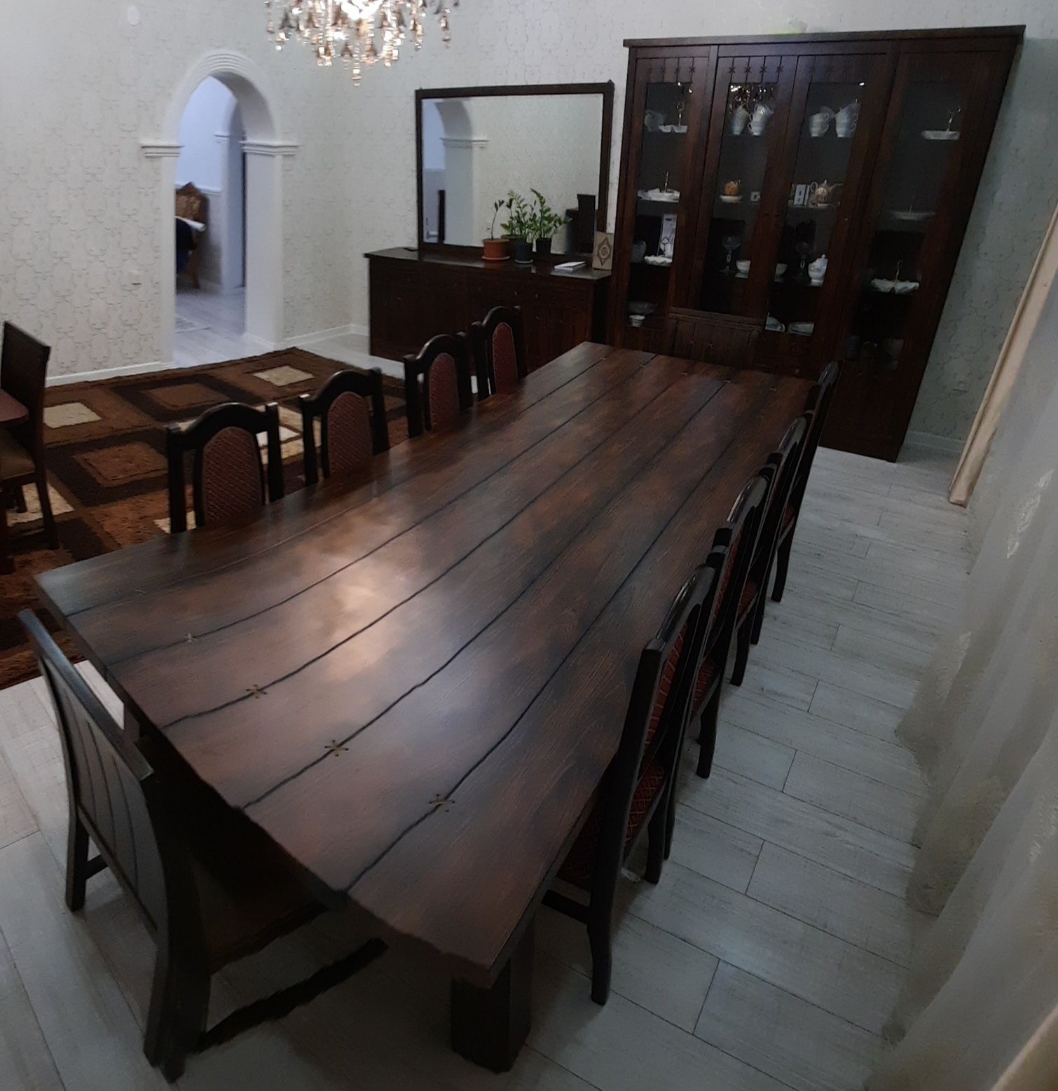 Гостиная мебель Сервант Комод с зеркалом Обеденный стол стулья
