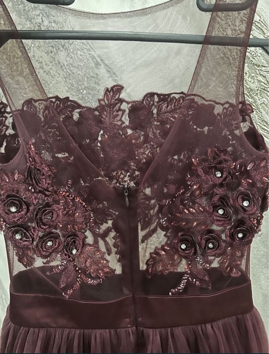 Rochie din tiul burgundi / visina putreda