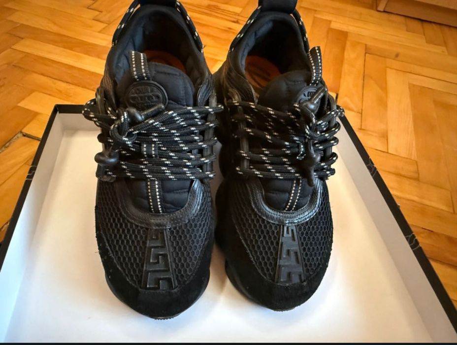 Versace chain reaction